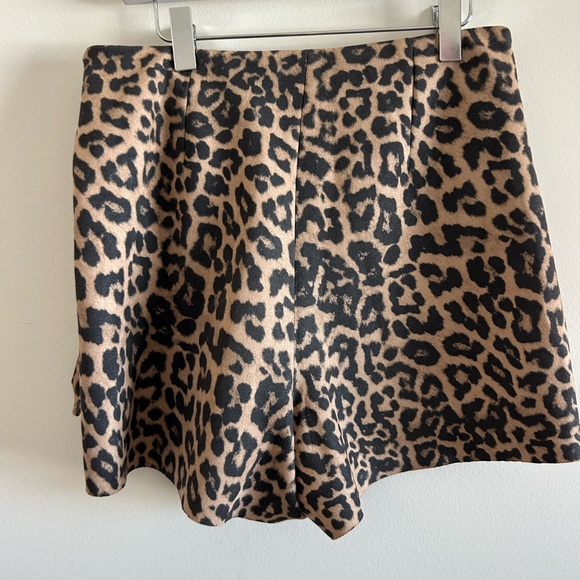 ZARA - Leopard Print Wrap Skirt - Picture 2 of 3